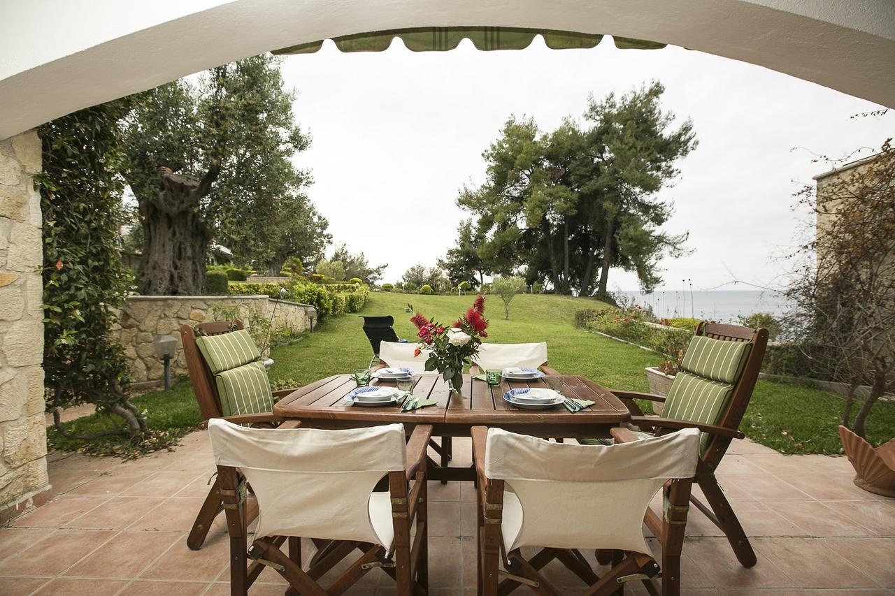 Blue Crab, Beachfront House In Kalandra #Feelslikehome Hanioti Esterno foto