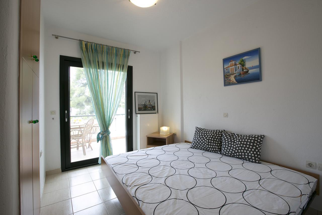 Blue Crab, Beachfront House In Kalandra #Feelslikehome Hanioti Esterno foto